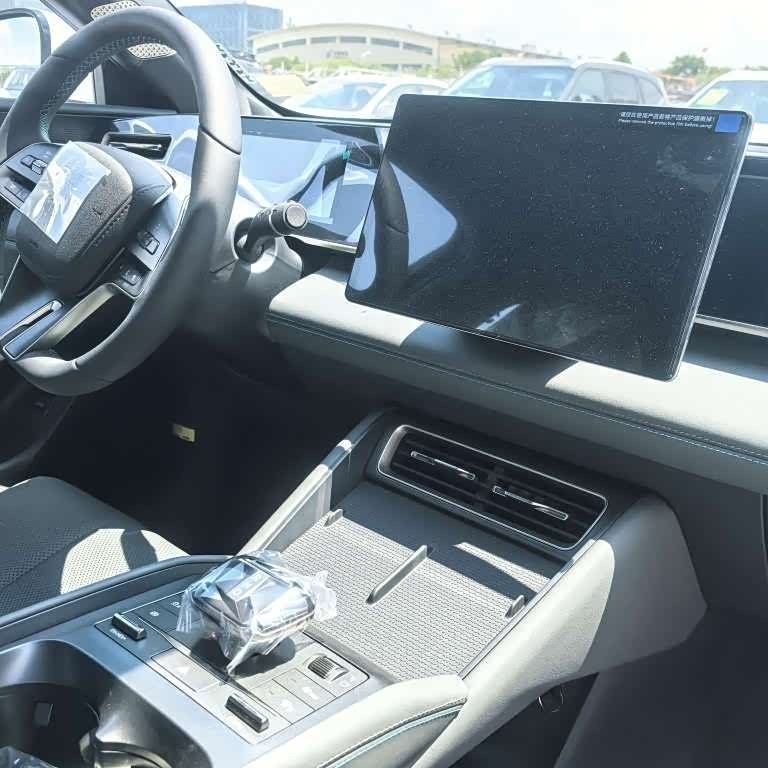 Qin L 2024 DM-i 120KM Beyond Edition Qin L 2024 DM-i 120KM Beyond Edition