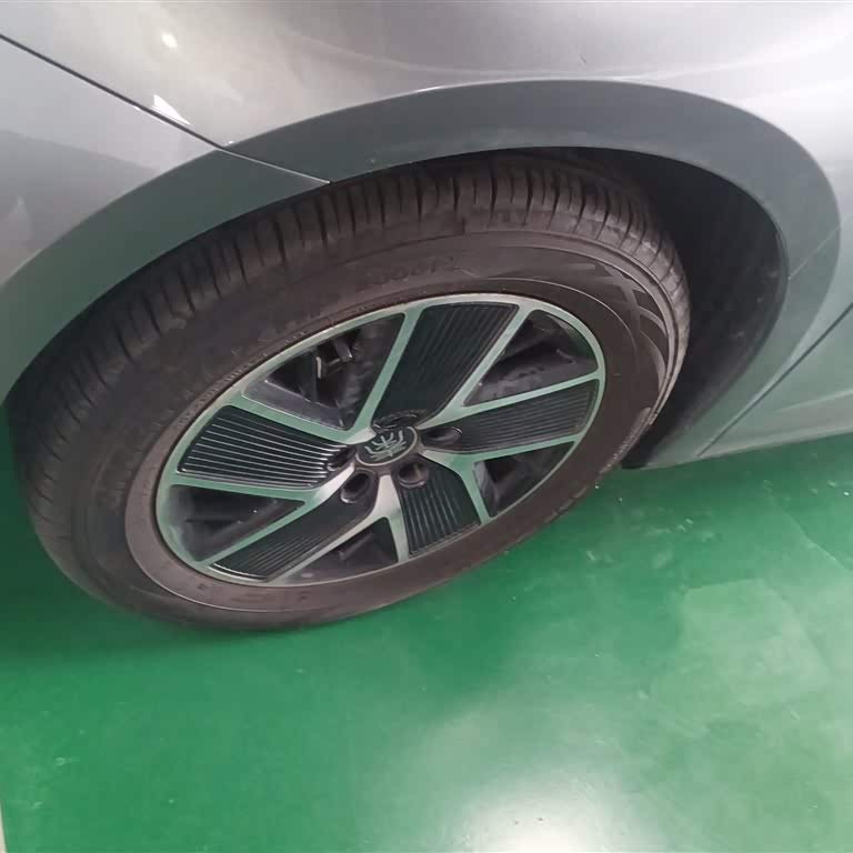 Qin L 2024 DM-i 120KM Beyond Edition Qin L 2024 DM-i 120KM Beyond Edition