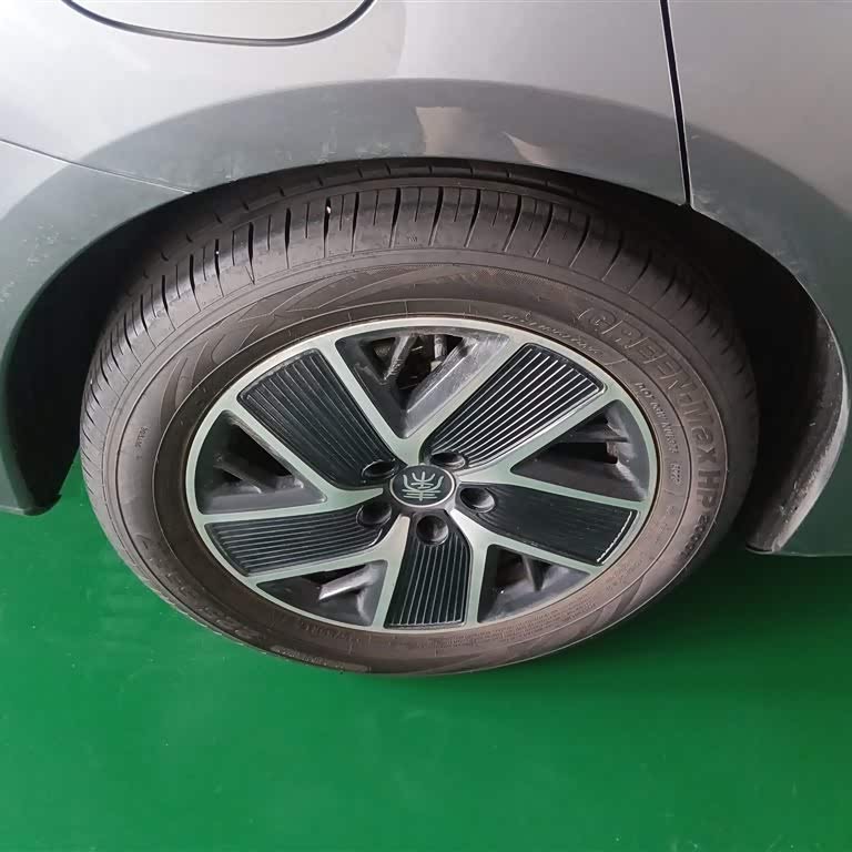 Qin L 2024 DM-i 120KM Beyond Edition Qin L 2024 DM-i 120KM Beyond Edition