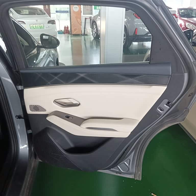Qin L 2024 DM-i 120KM Beyond Edition Qin L 2024 DM-i 120KM Beyond Edition