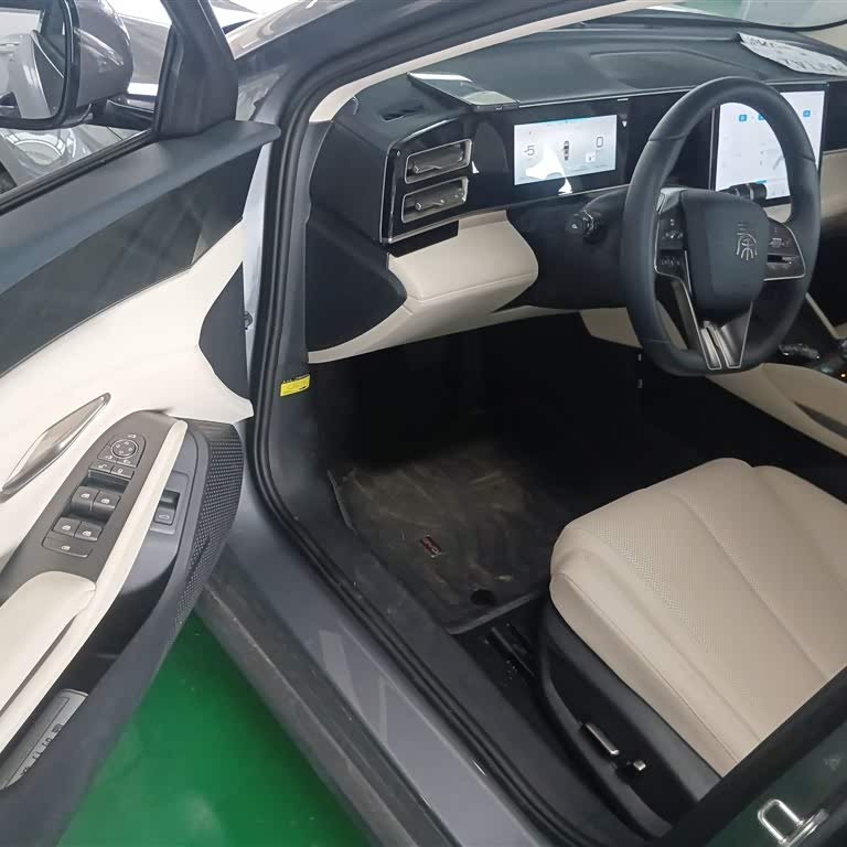 Qin L 2024 DM-i 120KM Beyond Edition Qin L 2024 DM-i 120KM Beyond Edition