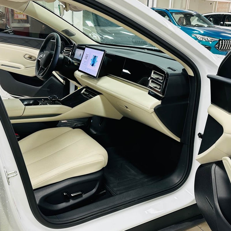 Qin L 2024 DM-i 120KM Beyond Edition Qin L 2024 DM-i 120KM Beyond Edition