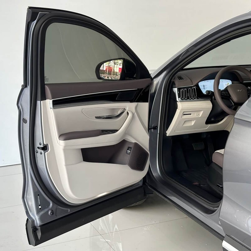 Song PLUS New Energy 2025 EV Smart Driving Edition 520km Luxury Model Song PLUS New Energy 2025 EV Smart Driving Edition 520km Luxury Model