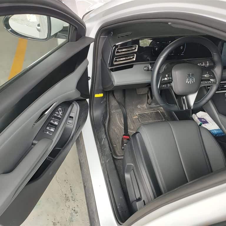 Qin L 2024 DM-i 80KM Leading Edition Qin L 2024 DM-i 80KM Leading Edition