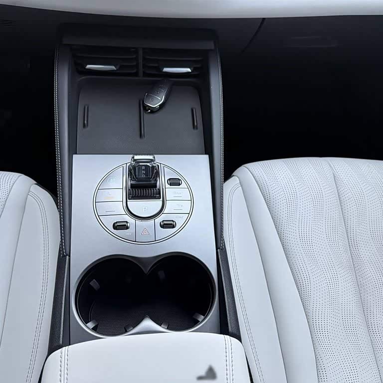 Haibao 06 New Energy 2024 DM-i 120KM Premium Edition Haibao 06 New Energy 2024 DM-i 120KM Premium Edition