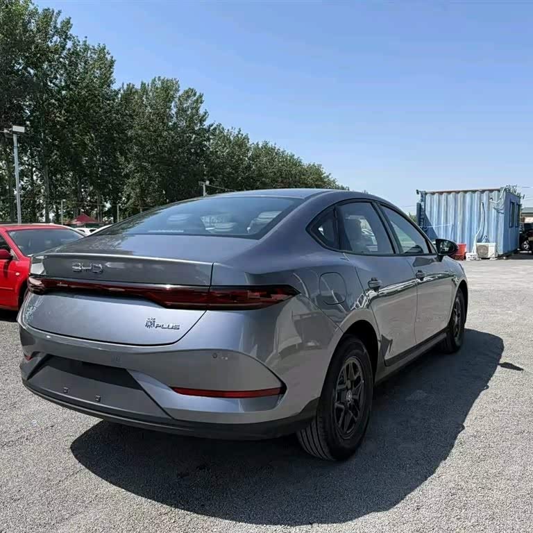 Qin PLUS 2025 DM-i Intelligent Driving Edition 55KM Leading Edition Qin PLUS 2025 DM-i Intelligent Driving Edition 55KM Leading Edition