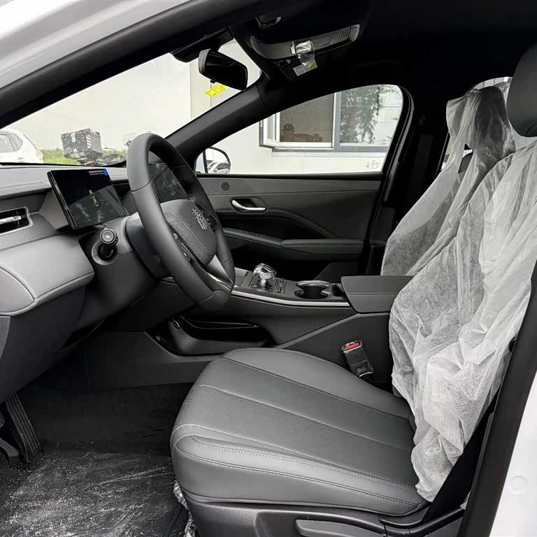 Qin PLUS 2025 DM-i Intelligent Driving Edition 55KM Leading Edition Qin PLUS 2025 DM-i Intelligent Driving Edition 55KM Leading Edition