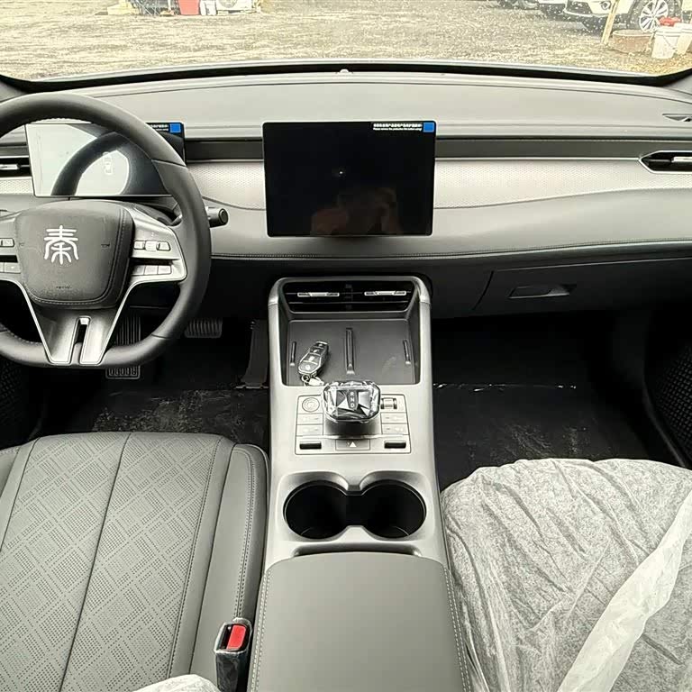 Qin PLUS 2025 DM-i Intelligent Driving Edition 55KM Leading Edition Qin PLUS 2025 DM-i Intelligent Driving Edition 55KM Leading Edition