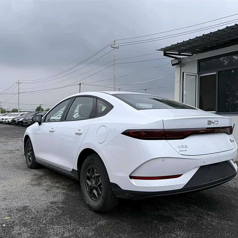 Qin PLUS 2025 DM-i Intelligent Driving Edition 55KM Leading Edition Qin PLUS 2025 DM-i Intelligent Driving Edition 55KM Leading Edition