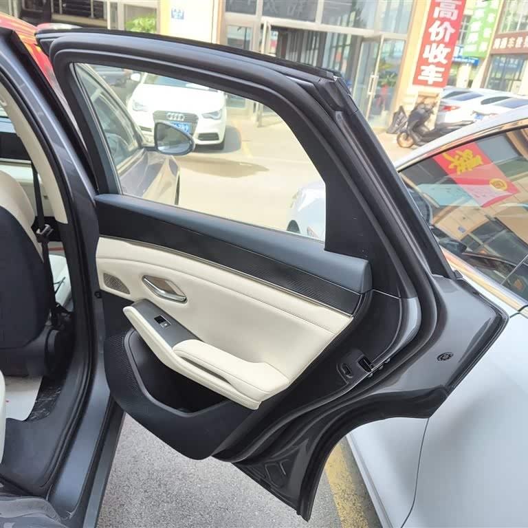 Qin L 2024 DM-i 120KM Leading Edition Qin L 2024 DM-i 120KM Leading Edition