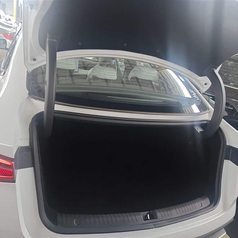 Haibao 06 New Energy 2024 DM-i 120KM Flagship Model Haibao 06 New Energy 2024 DM-i 120KM Flagship Model