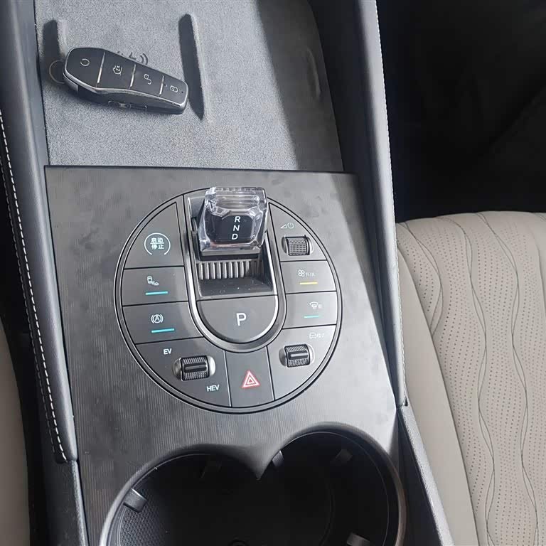 Haibao 06 New Energy 2024 DM-i 120KM Flagship Model Haibao 06 New Energy 2024 DM-i 120KM Flagship Model
