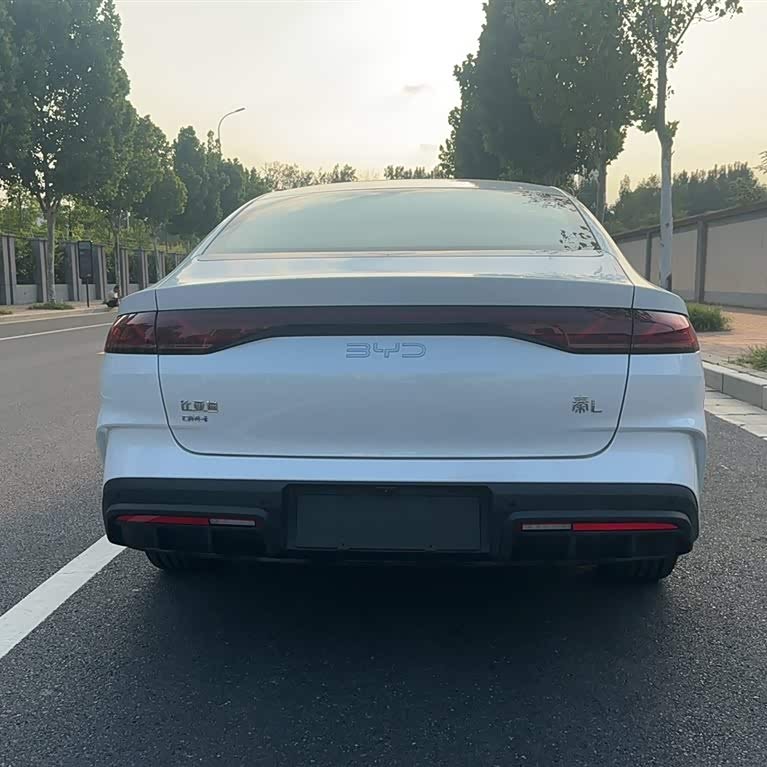 Qin L 2024 DM-i 120KM Leading Edition Qin L 2024 DM-i 120KM Leading Edition
