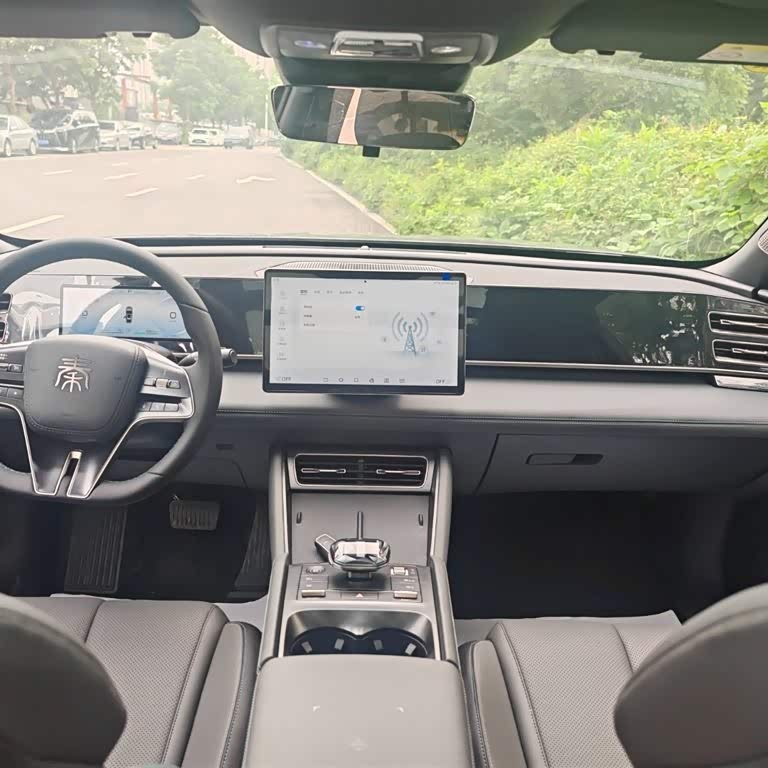 Qin L 2024 DM-i 120KM Leading Edition Qin L 2024 DM-i 120KM Leading Edition