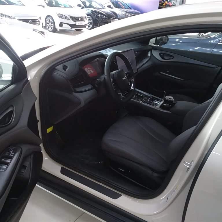 Seal 07 DM-i 2025 DM-i 1.5L 125km Elite Seal 07 DM-i 2025 DM-i 1.5L 125km Elite