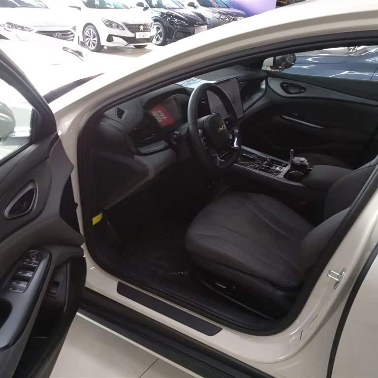 Seal 07 DM-i 2025 DM-i 1.5L 125km Elite Seal 07 DM-i 2025 DM-i 1.5L 125km Elite