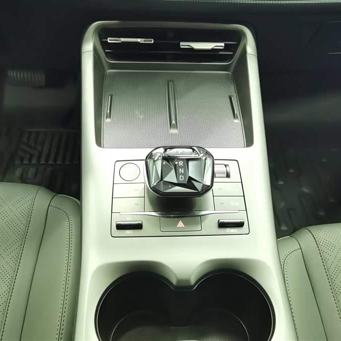 Qin PLUS 2025 DM-i Intelligent Driving Edition 55KM Leading Edition Qin PLUS 2025 DM-i Intelligent Driving Edition 55KM Leading Edition
