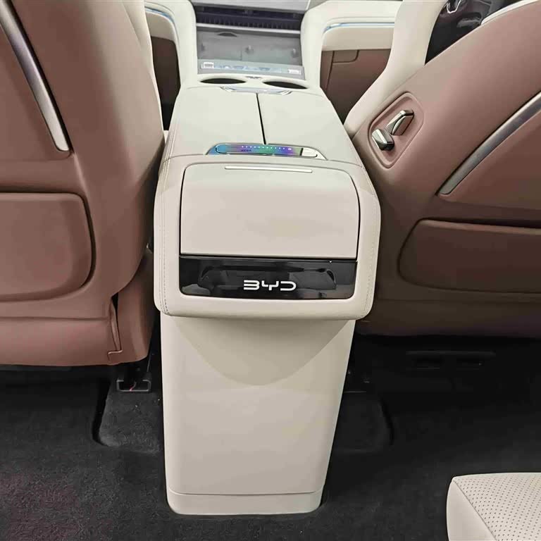2025 DM-i 1.5T 100km Leading Edition 2025 DM-i 1.5T 100km Leading Edition