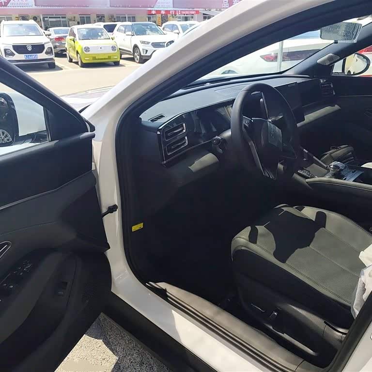 Qin L 2024 DM-i 80KM Beyond Edition Qin L 2024 DM-i 80KM Beyond Edition
