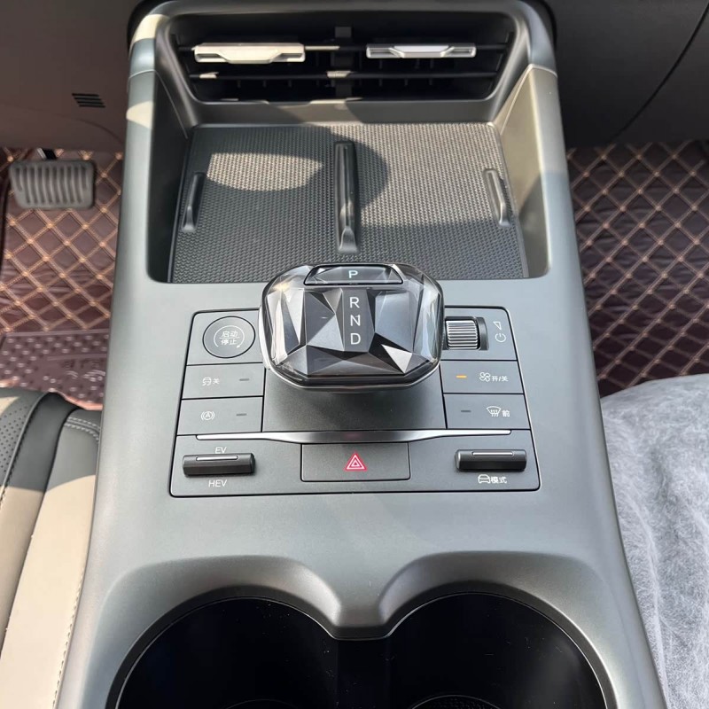 Qin PLUS 2025 DM-i Intelligent Driving Edition 55KM Leading Edition Qin PLUS 2025 DM-i Intelligent Driving Edition 55KM Leading Edition