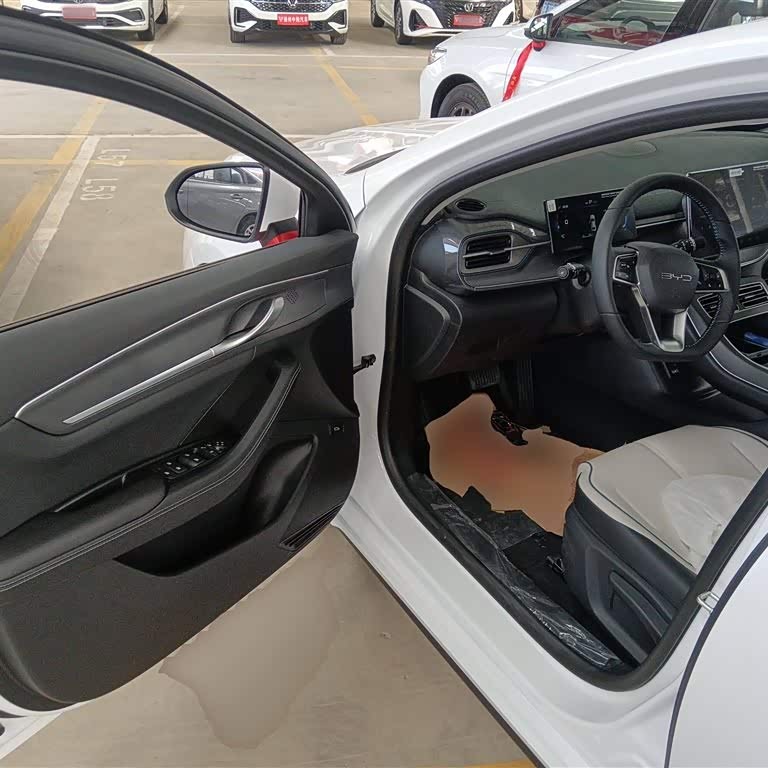 Destroyer 05 2024 Glory Edition DM-i 55KM Luxury Model Destroyer 05 2024 Glory Edition DM-i 55KM Luxury Model