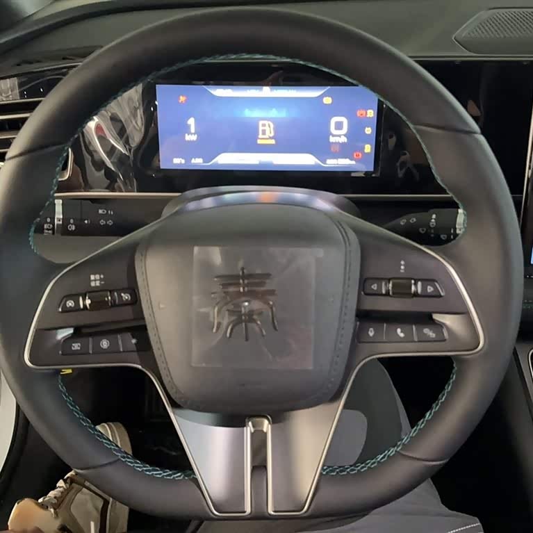 Qin L 2024 DM-i 120KM Leading Edition Qin L 2024 DM-i 120KM Leading Edition