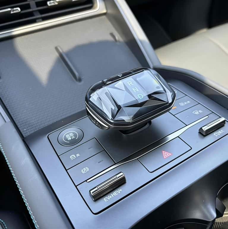 Qin L 2024 DM-i 120KM Leading Edition Qin L 2024 DM-i 120KM Leading Edition