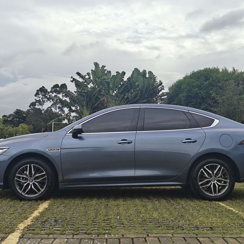 Qin PLUS 2024 Honor Edition DM-i 120KM Beyond Edition Qin PLUS 2024 Honor Edition DM-i 120KM Beyond Edition