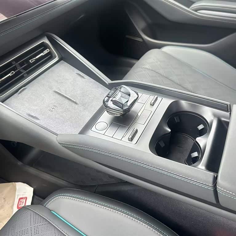 Qin L 2024 DM-i 80KM Leading Edition Qin L 2024 DM-i 80KM Leading Edition
