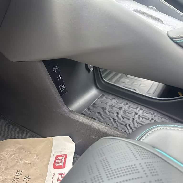 Qin L 2024 DM-i 80KM Leading Edition Qin L 2024 DM-i 80KM Leading Edition