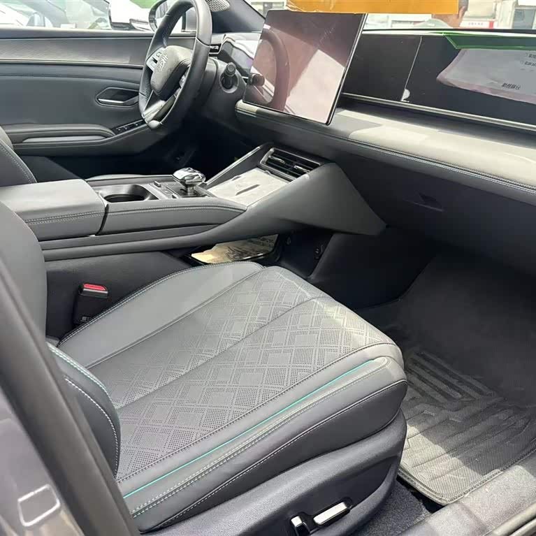 Qin L 2024 DM-i 80KM Leading Edition Qin L 2024 DM-i 80KM Leading Edition