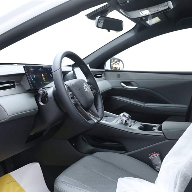 Qin PLUS 2025 DM-i Intelligent Driving Edition 55KM Leading Edition Qin PLUS 2025 DM-i Intelligent Driving Edition 55KM Leading Edition