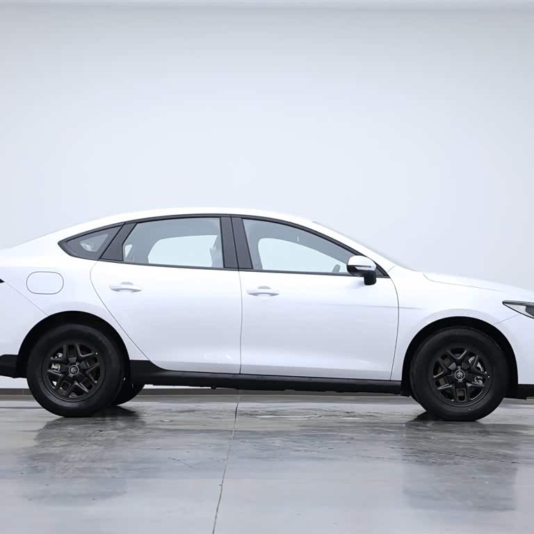 Qin PLUS 2025 DM-i Intelligent Driving Edition 55KM Leading Edition Qin PLUS 2025 DM-i Intelligent Driving Edition 55KM Leading Edition