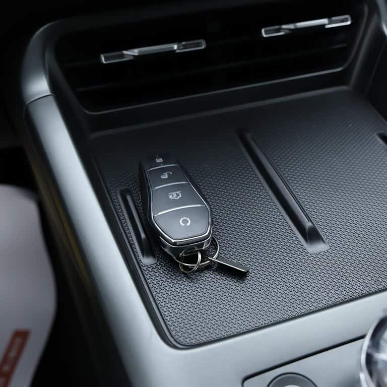 Qin PLUS 2025 DM-i Intelligent Driving Edition 55KM Leading Edition Qin PLUS 2025 DM-i Intelligent Driving Edition 55KM Leading Edition