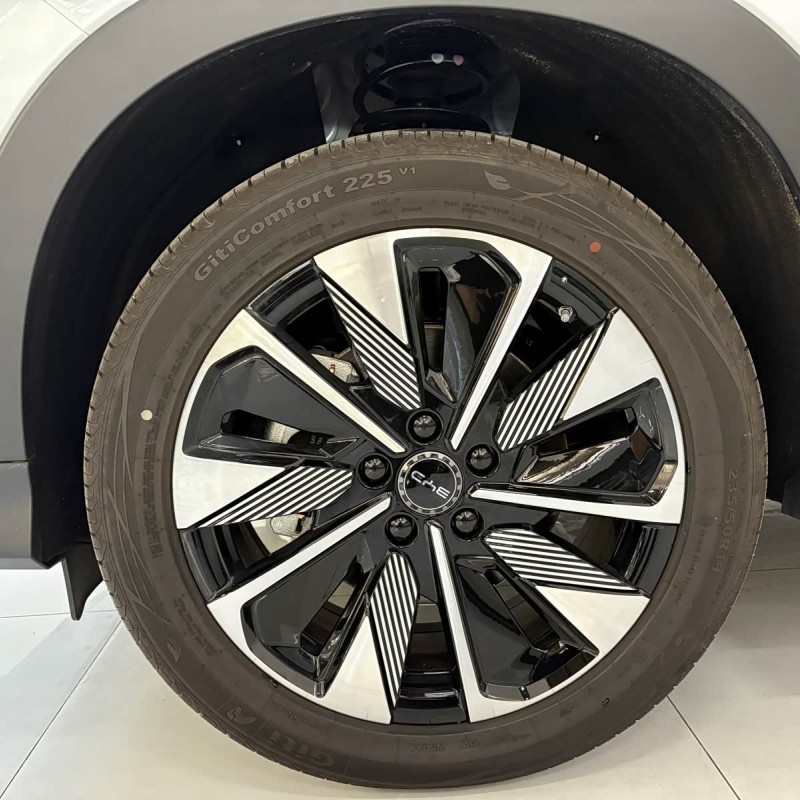 Song PLUS New Energy 2025 EV Smart Driving Edition 520km Luxury Model Song PLUS New Energy 2025 EV Smart Driving Edition 520km Luxury Model
