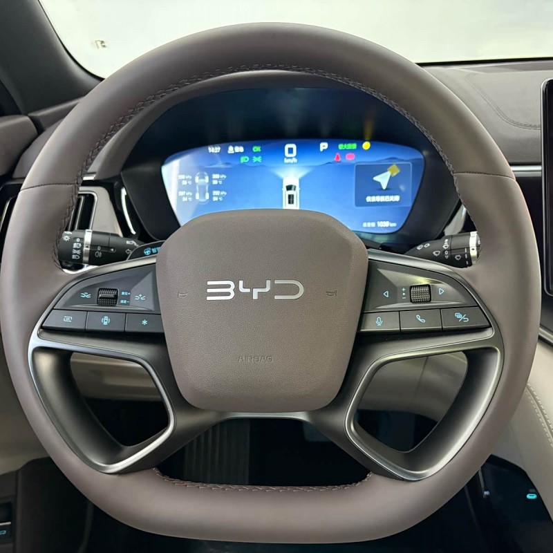 Song PLUS New Energy 2025 EV Smart Driving Edition 520km Luxury Model Song PLUS New Energy 2025 EV Smart Driving Edition 520km Luxury Model