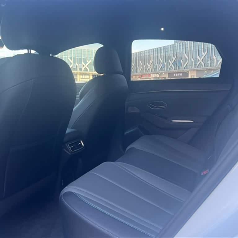 Qin L 2024 DM-i 120KM Beyond Edition Qin L 2024 DM-i 120KM Beyond Edition
