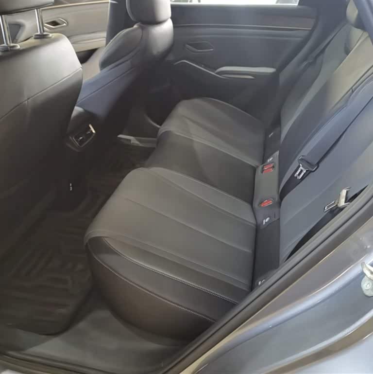 Qin L 2024 DM-i 80KM Beyond Edition Qin L 2024 DM-i 80KM Beyond Edition