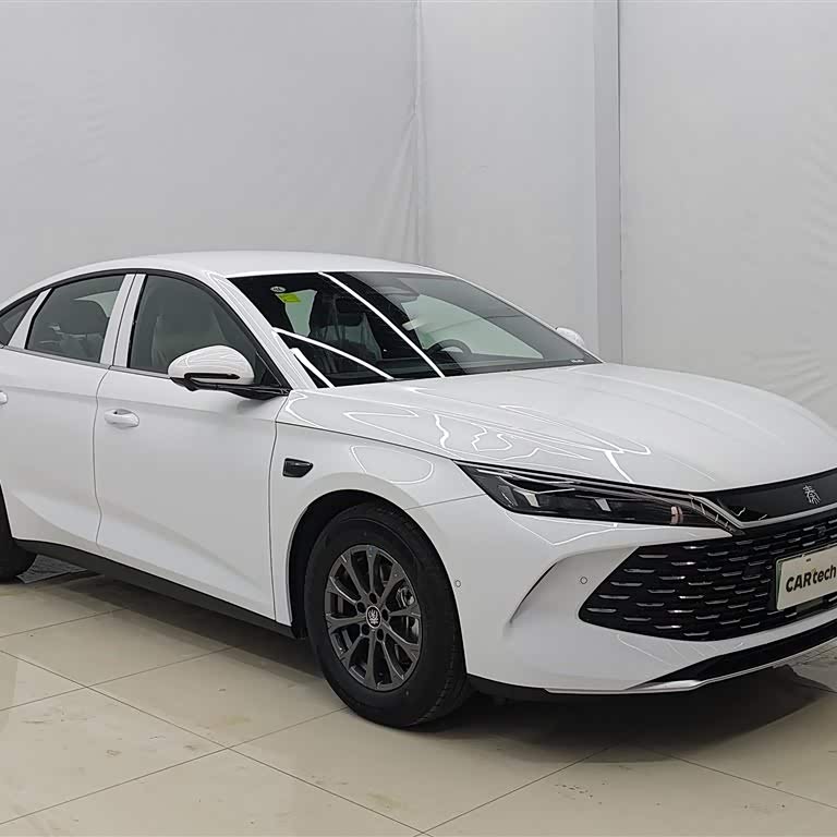 Qin L 2025 DM-i Intelligent Driving Edition 80KM Leading Edition Qin L 2025 DM-i Intelligent Driving Edition 80KM Leading Edition