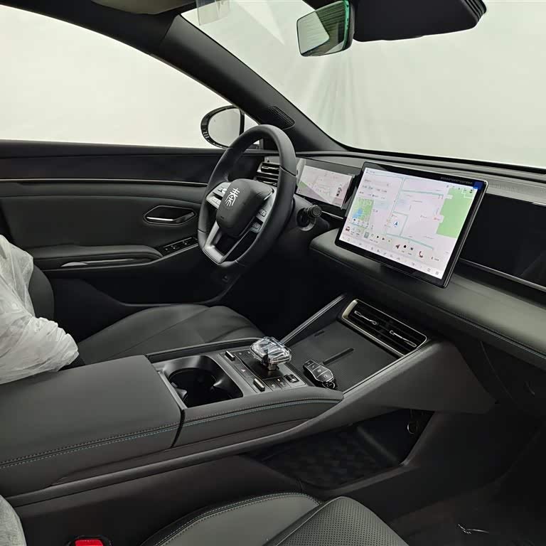 Qin L 2025 DM-i Intelligent Driving Edition 80KM Leading Edition Qin L 2025 DM-i Intelligent Driving Edition 80KM Leading Edition
