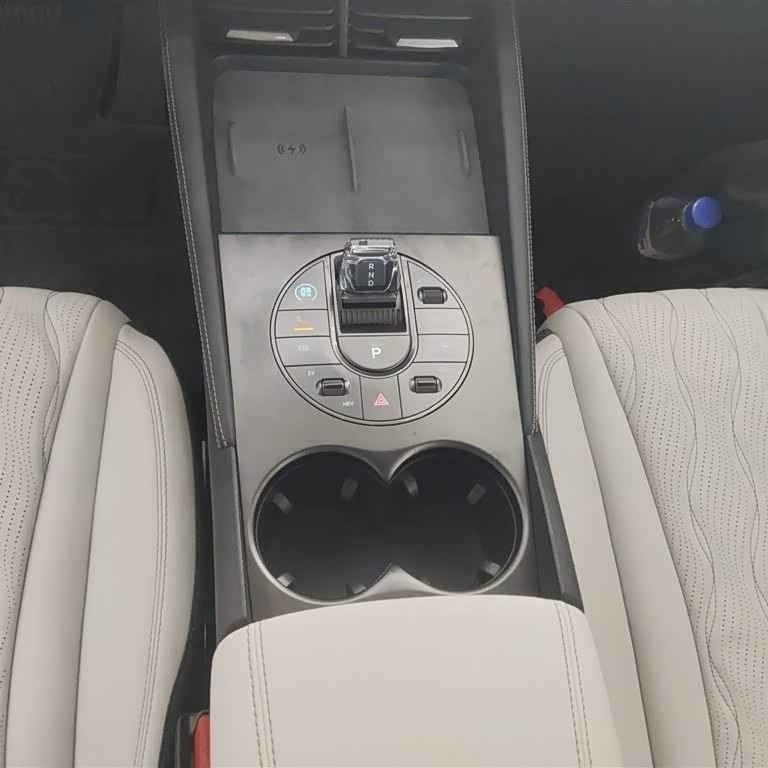 Haibao 06 New Energy 2024 DM-i 120KM Flagship Model Haibao 06 New Energy 2024 DM-i 120KM Flagship Model