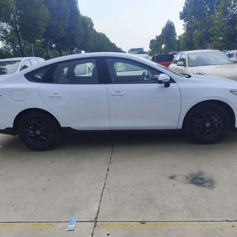 Qin PLUS 2025 DM-i Intelligent Driving Edition 55KM Leading Edition Qin PLUS 2025 DM-i Intelligent Driving Edition 55KM Leading Edition