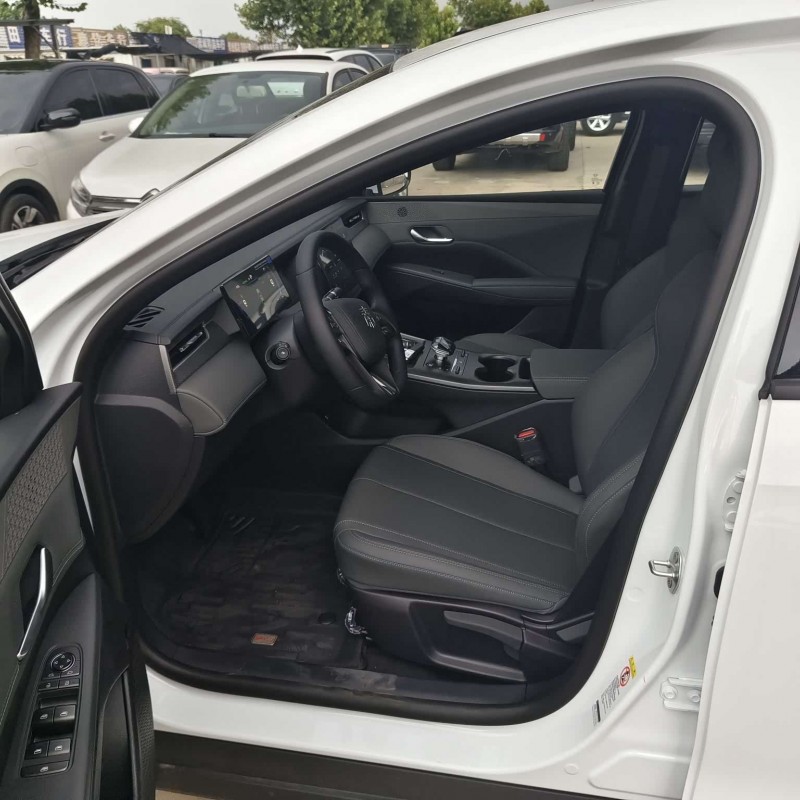 Qin PLUS 2025 DM-i Intelligent Driving Edition 55KM Leading Edition Qin PLUS 2025 DM-i Intelligent Driving Edition 55KM Leading Edition