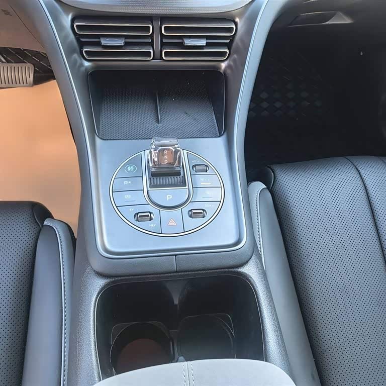 Sea Lion 05 DM-i 2025 DM-i 75KM Premium Edition Sea Lion 05 DM-i 2025 DM-i 75KM Premium Edition