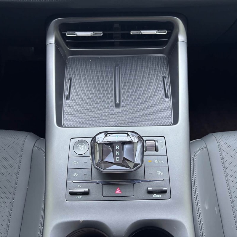 Qin PLUS 2025 DM-i Intelligent Driving Edition 55KM Leading Edition Qin PLUS 2025 DM-i Intelligent Driving Edition 55KM Leading Edition