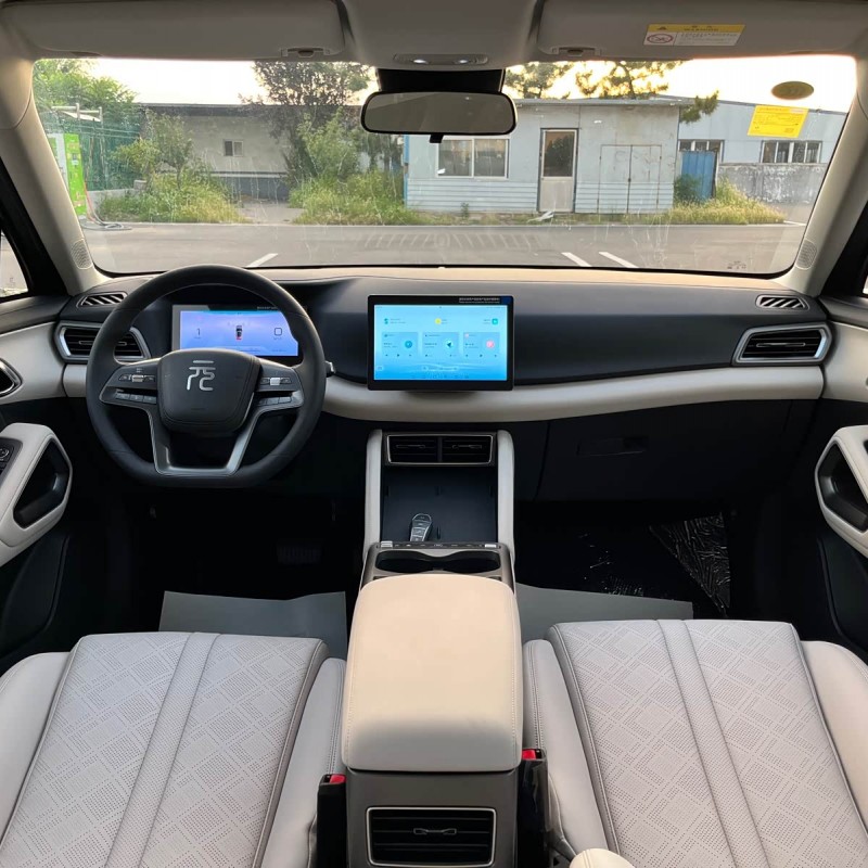 Yuan UP 2025 301KM Pilot Edition Yuan UP 2025 301KM Pilot Edition