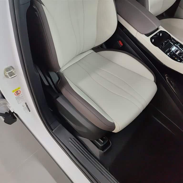 Song PLUS New Energy 2025 DM-i 112KM Premium Edition Song PLUS New Energy 2025 DM-i 112KM Premium Edition