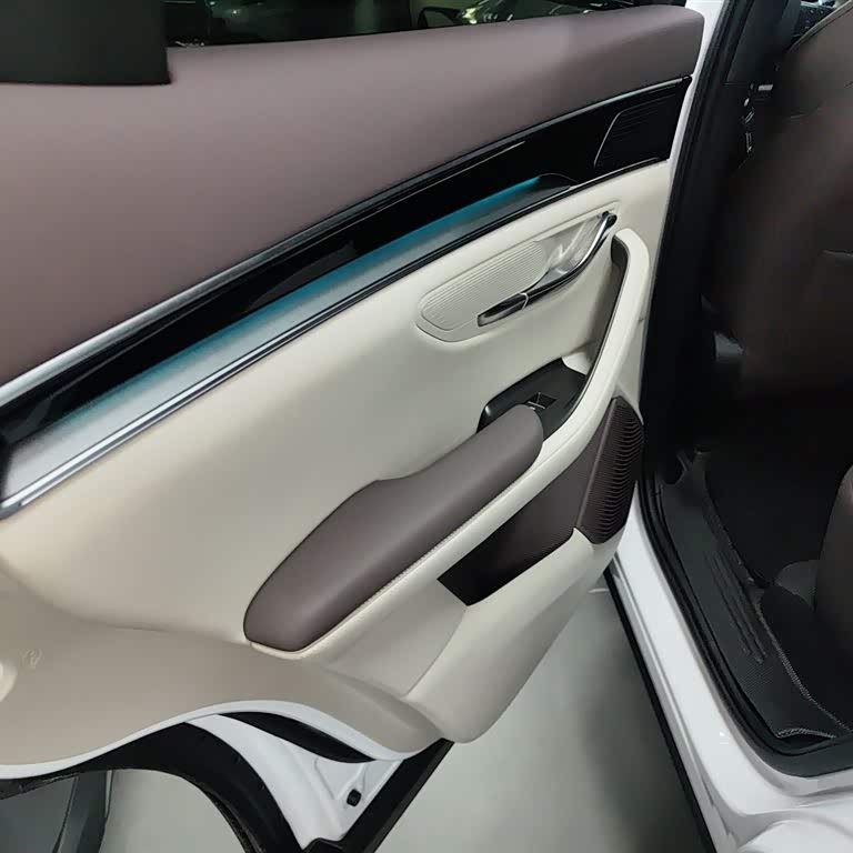 Song PLUS New Energy 2025 DM-i 112KM Premium Edition Song PLUS New Energy 2025 DM-i 112KM Premium Edition