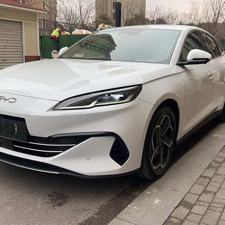 Haibao 06 New Energy 2024 DM-i 120KM Flagship Model Haibao 06 New Energy 2024 DM-i 120KM Flagship Model