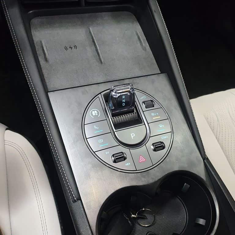 Haibao 06 New Energy 2024 DM-i 120KM Flagship Model Haibao 06 New Energy 2024 DM-i 120KM Flagship Model